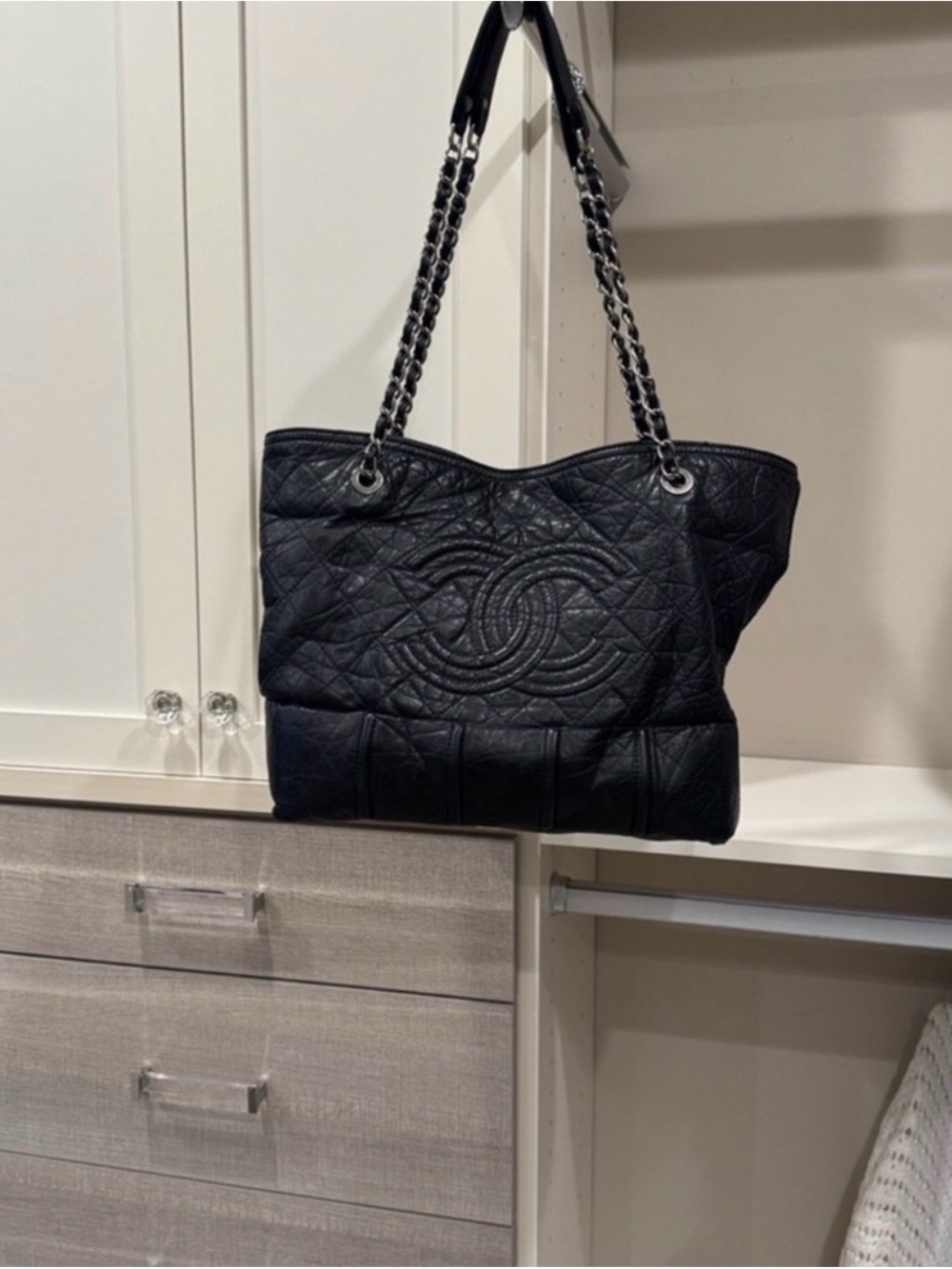 Chanel : Shopping In Moscow Tote 🖤 - Picture 3 of 9